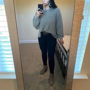 BRAND NEW Balloon sleeved sweater